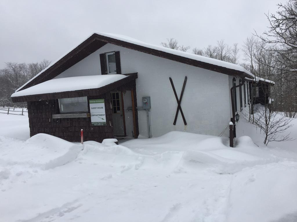 Auberge Schweizer Hotel Sutton Exterior photo